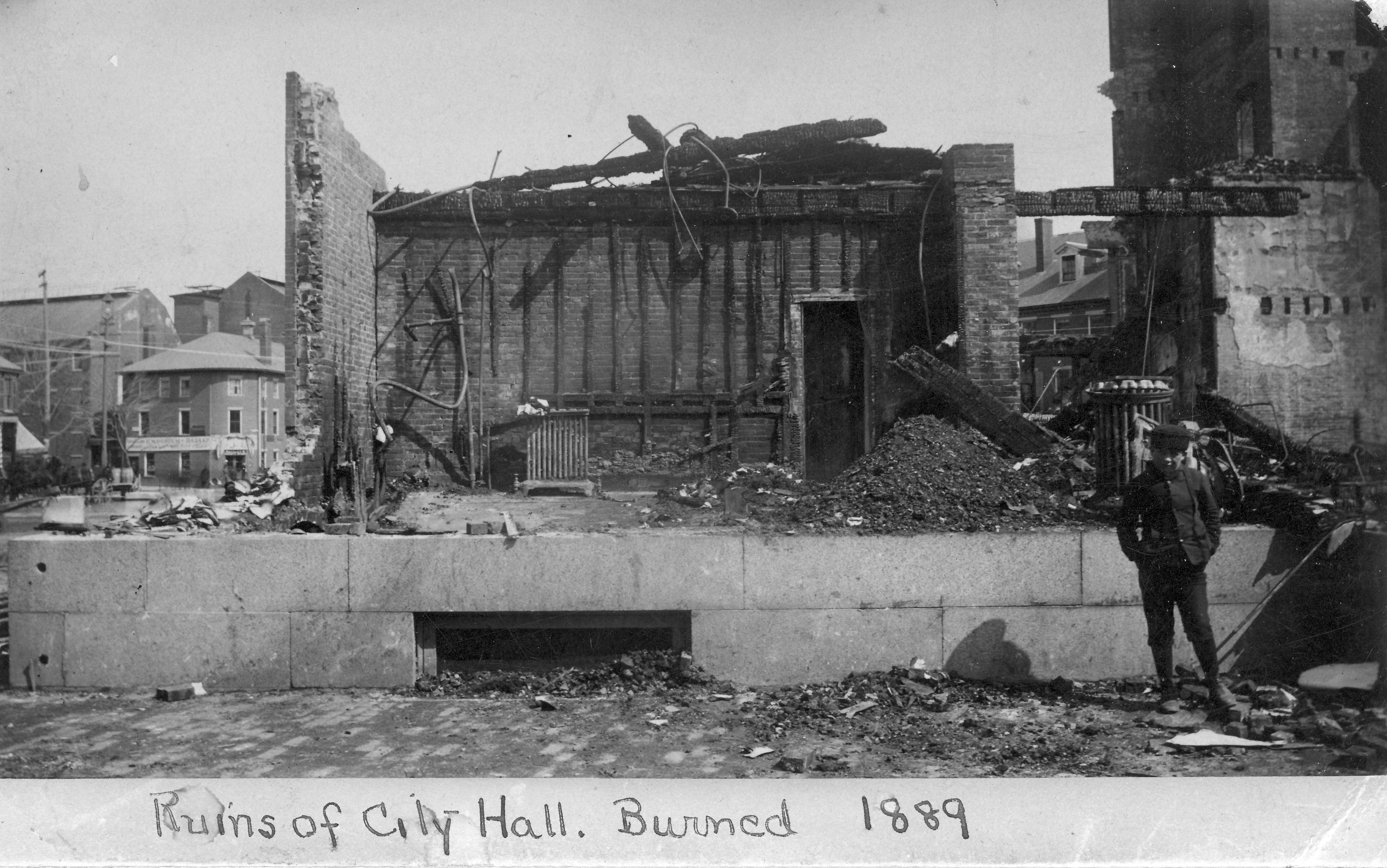 City Hall burned 1889 2.jpg