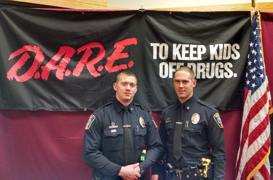 DARE Officers 2016.JPG